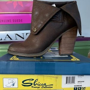 NIB Sbicca vintage collection chord brown 8.5 booties. Super cute!!